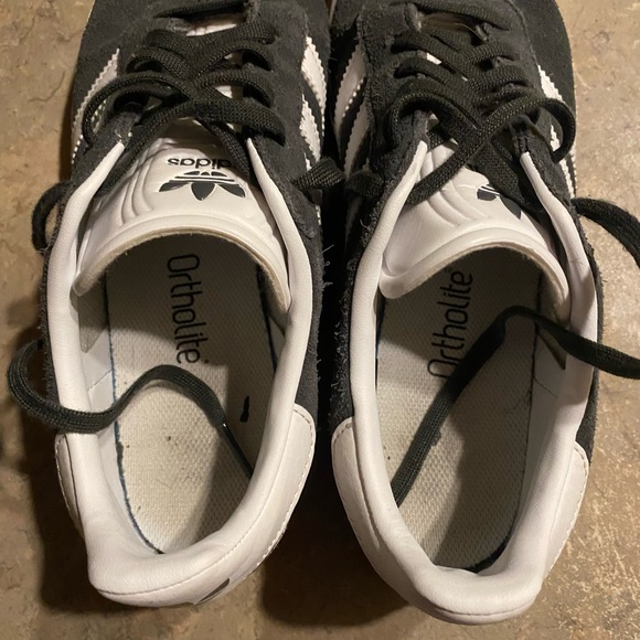 Adidas used condition size 4 - Picture 5 of 5